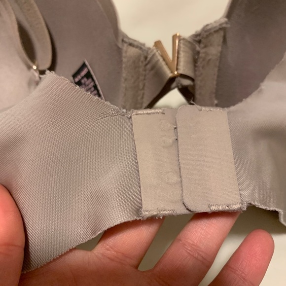 32DD Victoria’s secret push up bra / satin - Picture 5 of 5